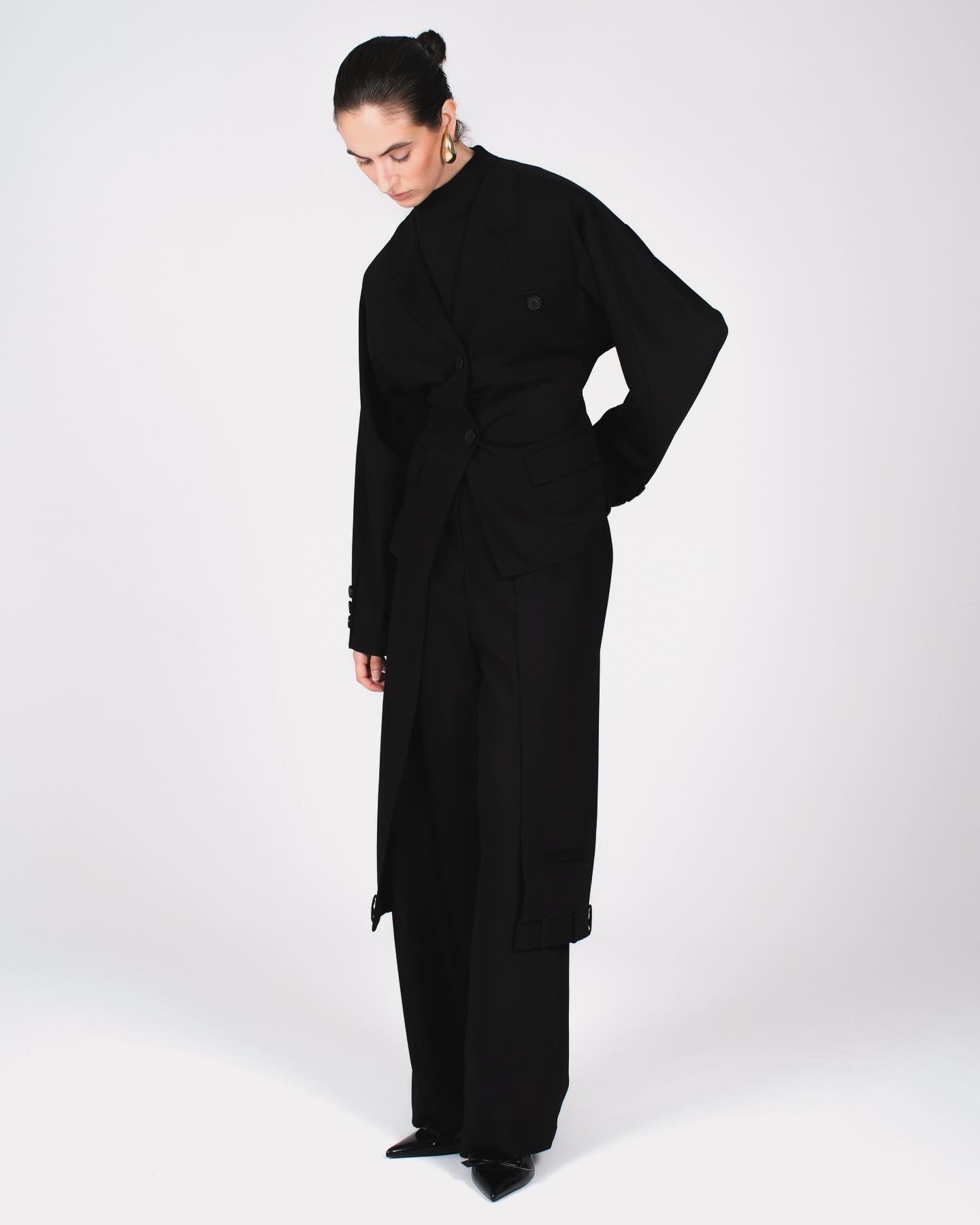 Half skirt pants in black