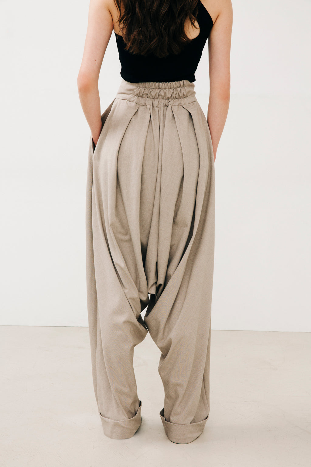 Tulip pants in beige