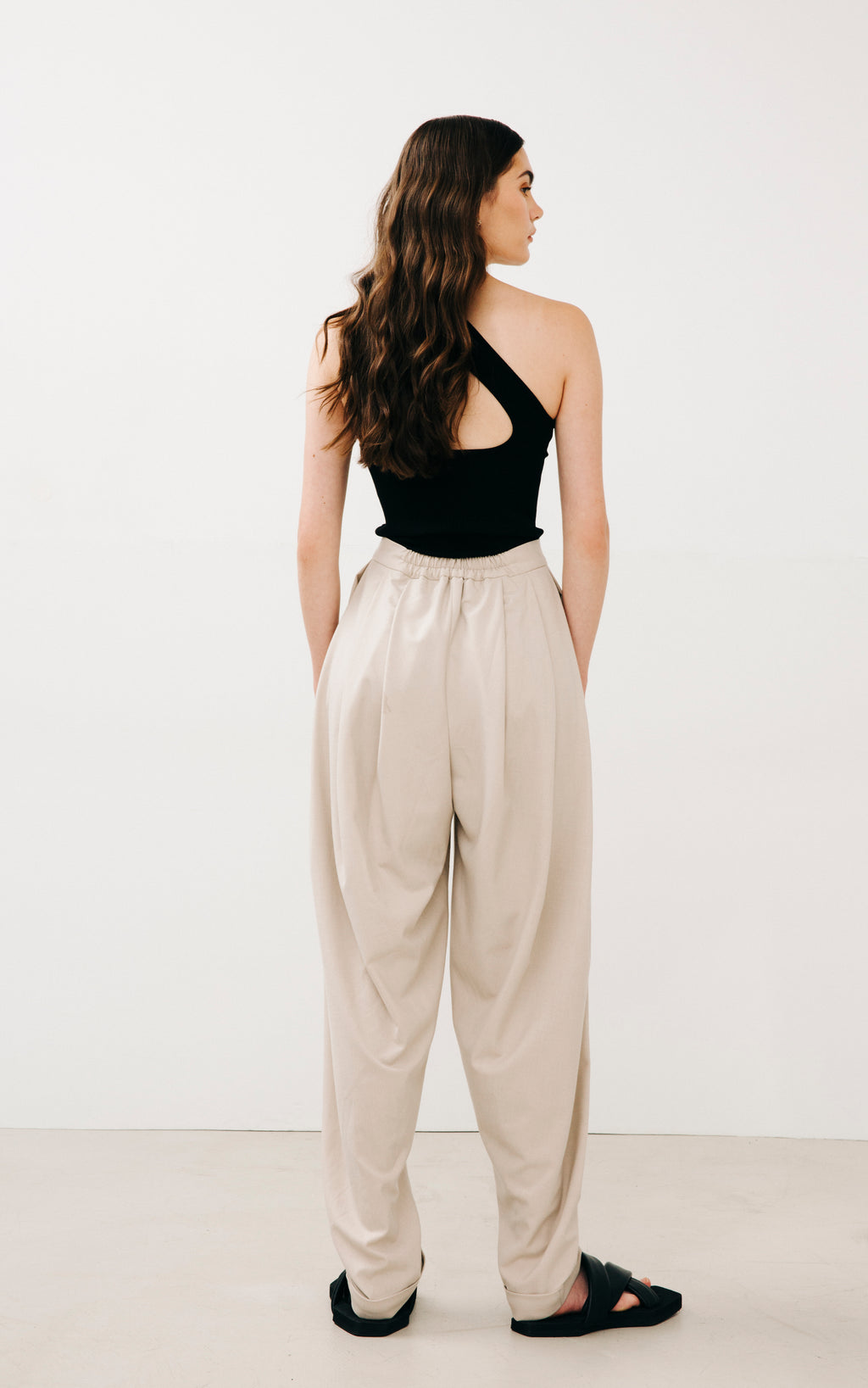Simple Pleated Pant
