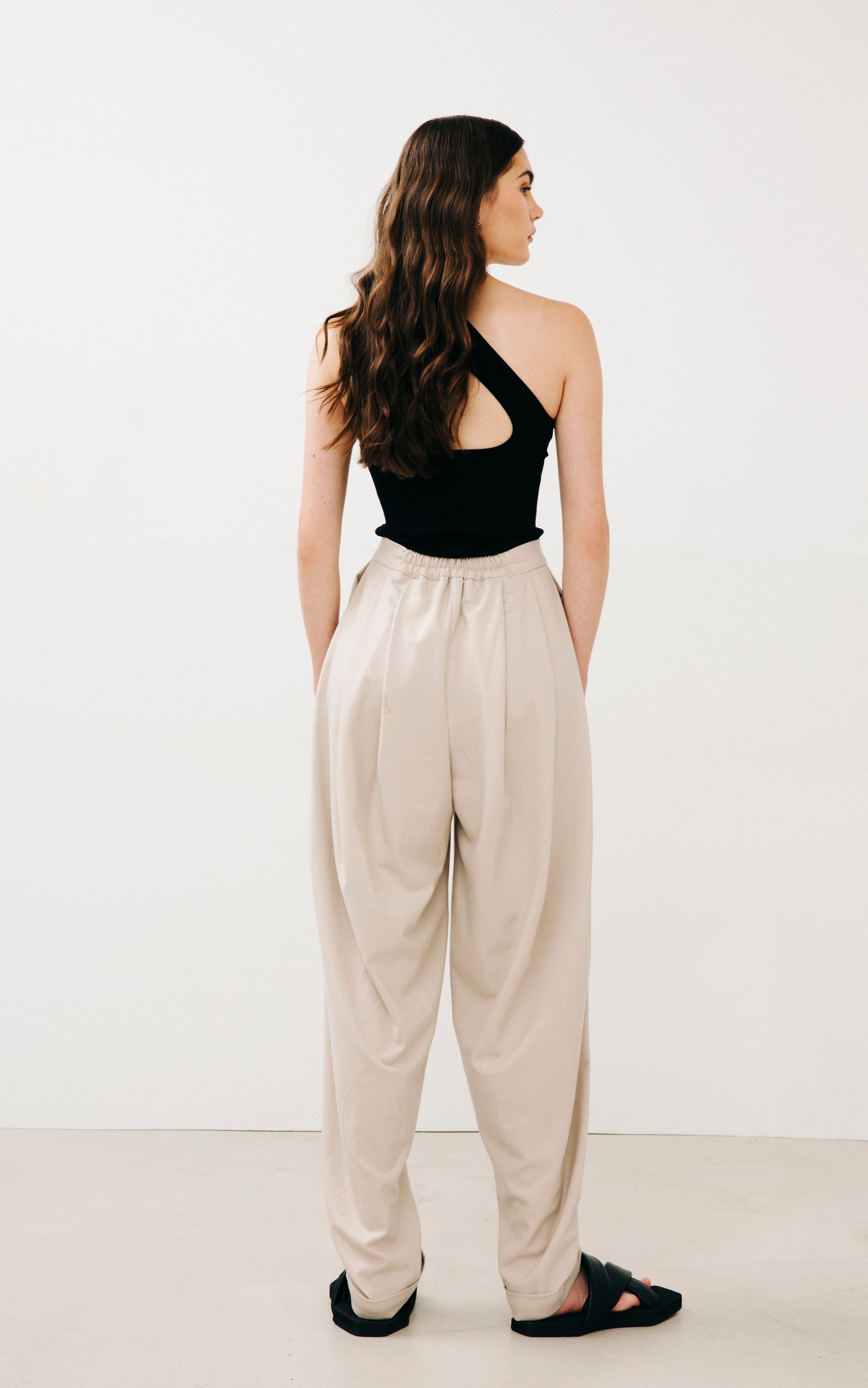 Simple Pleated Pant
