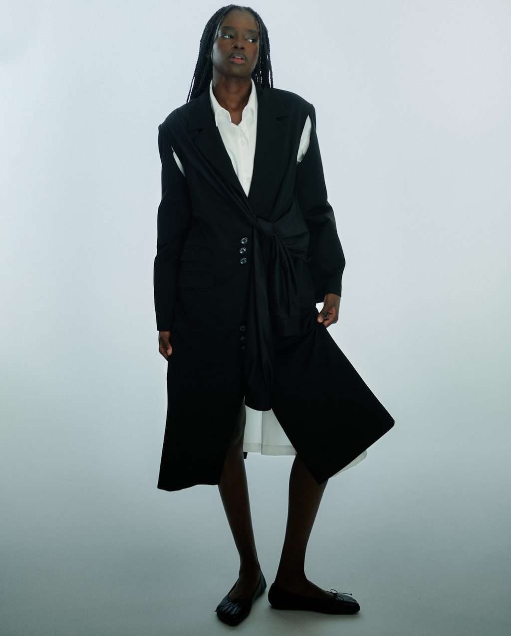 Overcoat with sleeve closure