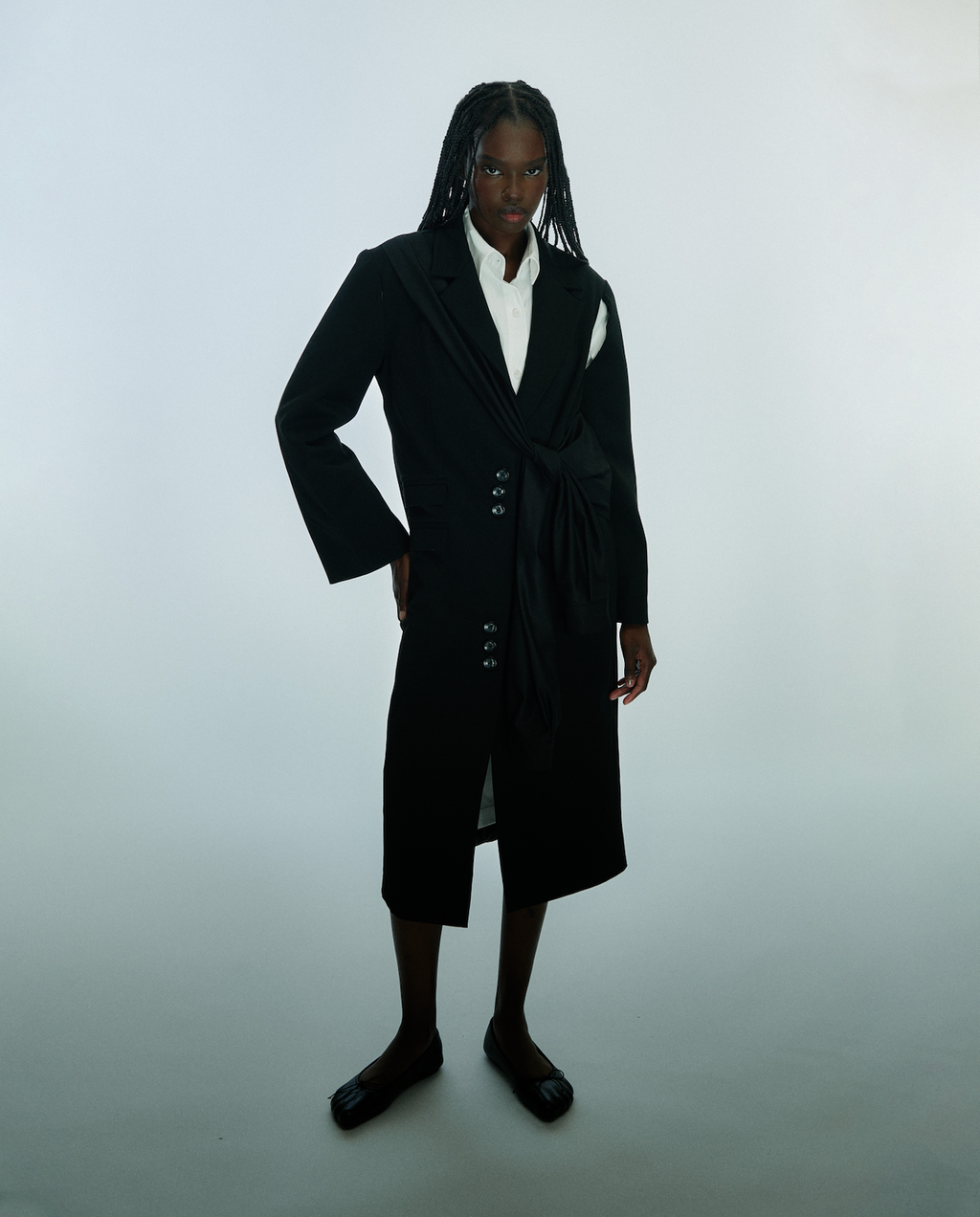 Overcoat with sleeve closure